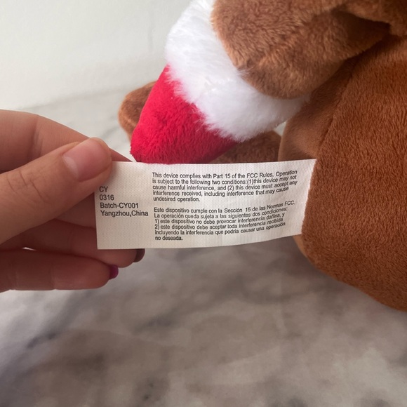 SINGING REINDEER PLUSHIE - Picture 7 of 11